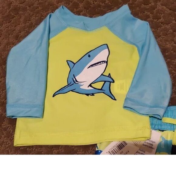 Baby Boys Wave Zone SHARKS Rash guard Set Shirt &Trunks Size 0/3 3/6 Months NWT - Picture 2 of 3